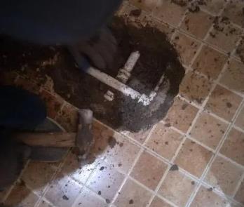 克山卫生间漏水维修公司为您分享下卫生间渗水如何处理及注意事项